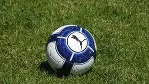 奈特底线快攻，布朗精准助攻，空中双臂暴扣得手