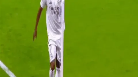 曼城主场力克阿森纳，斯特林建功斩获新赛季主场首胜